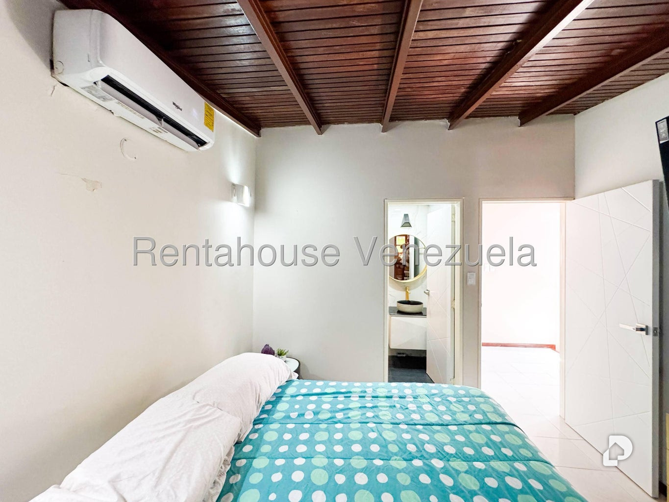 Casa en Alto Prado, Caracas – 24