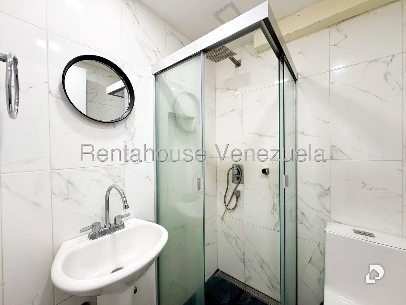 Casa en Alto Prado, Caracas – 18