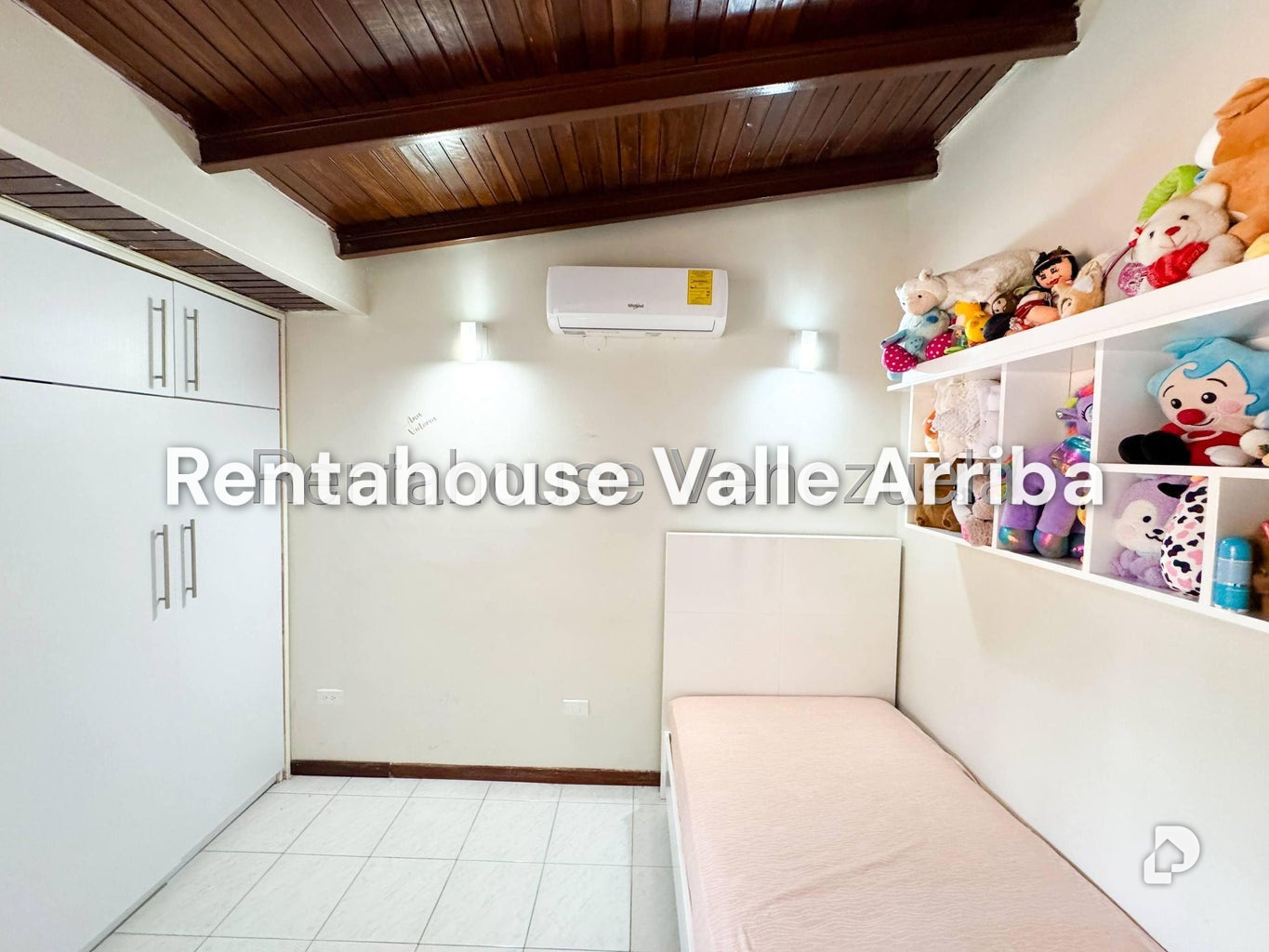 Casa en Alto Prado, Caracas – 30