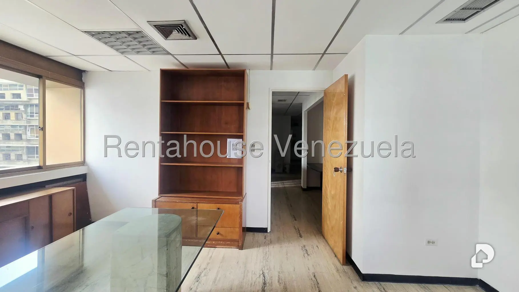 Oficina en Los Palos Grandes, Caracas – 10
