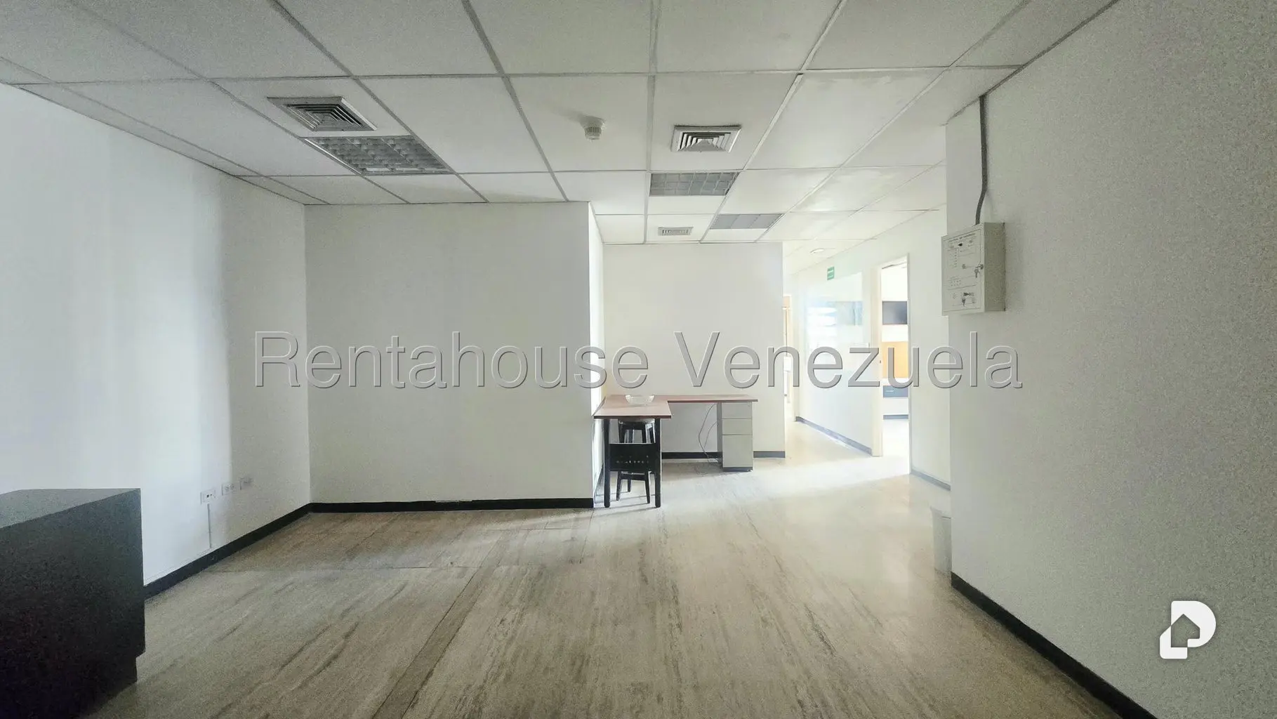 Oficina en Los Palos Grandes, Caracas – 5