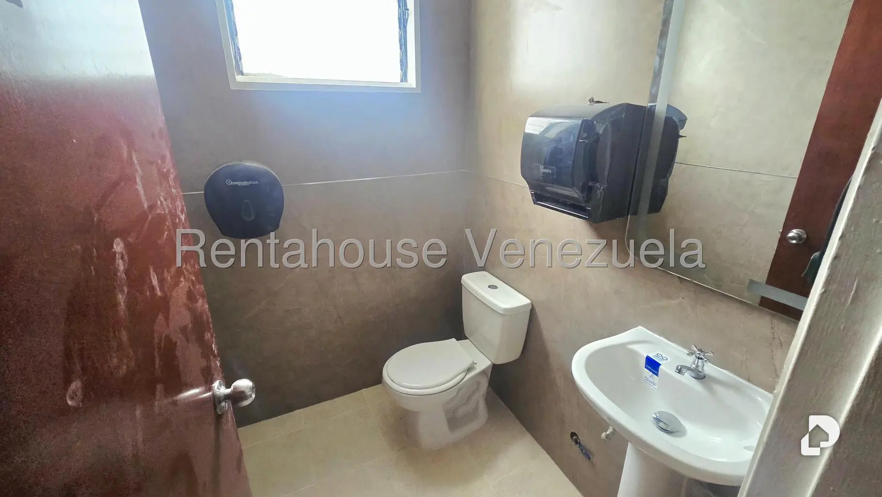 Oficina en Los Palos Grandes, Caracas – 15