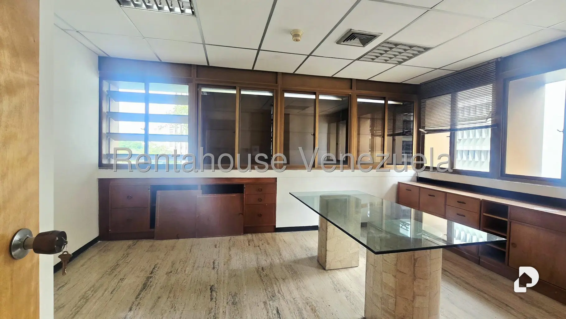 Oficina en Los Palos Grandes, Caracas – 7