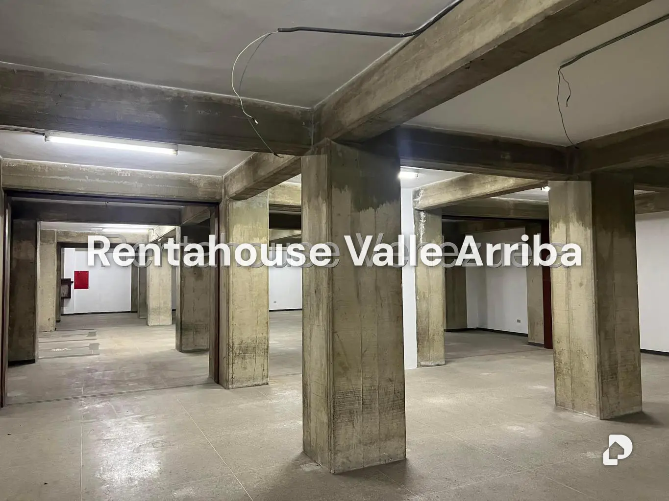 Local comercial en Parroquia La Candelaria, Caracas – 16