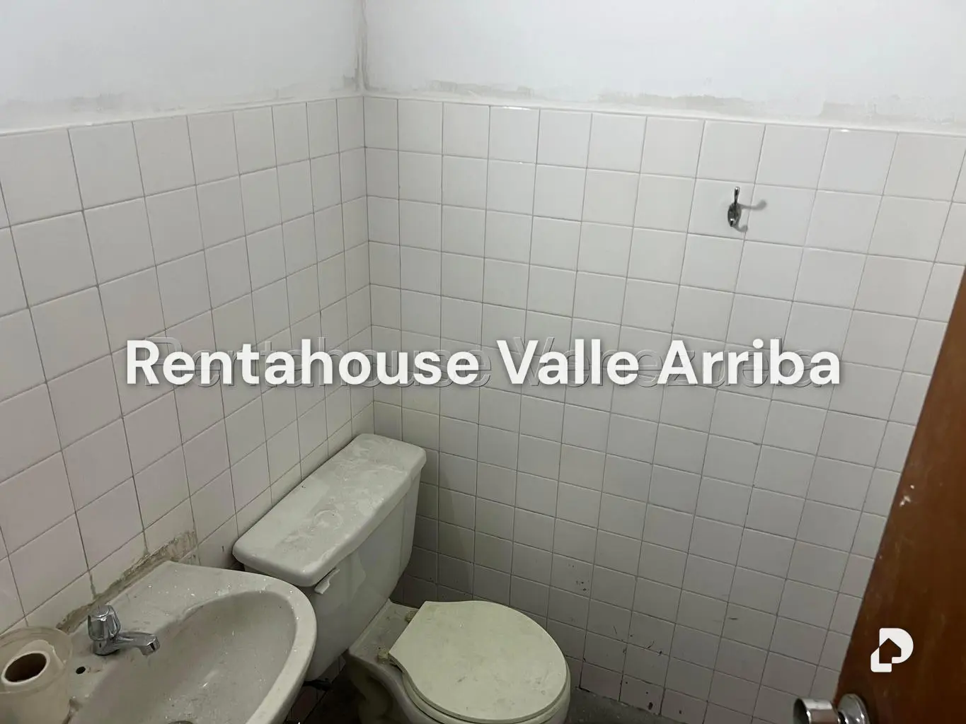 Local comercial en Parroquia La Candelaria, Caracas – 25