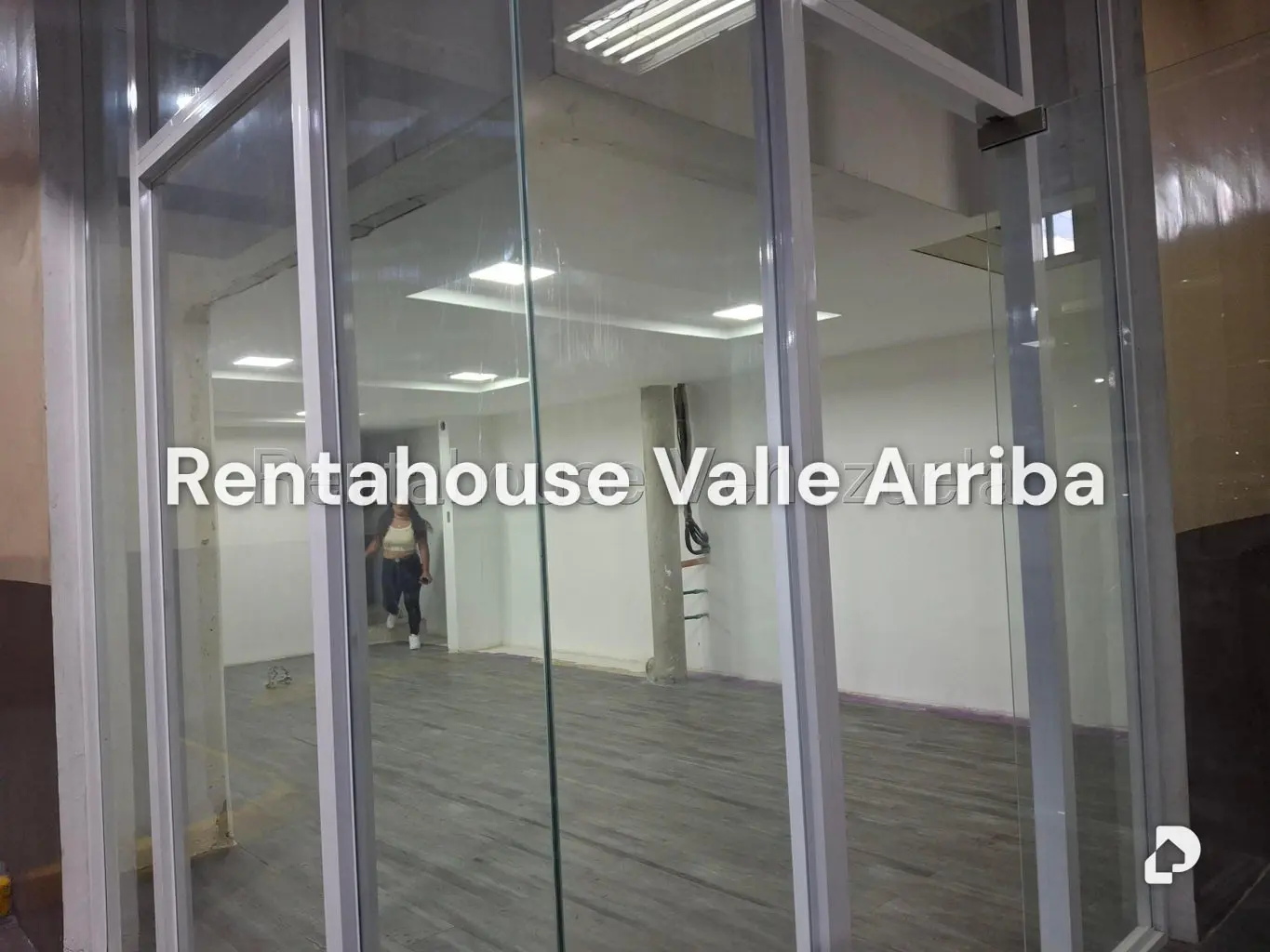 Local comercial en Chuao, Caracas – 23