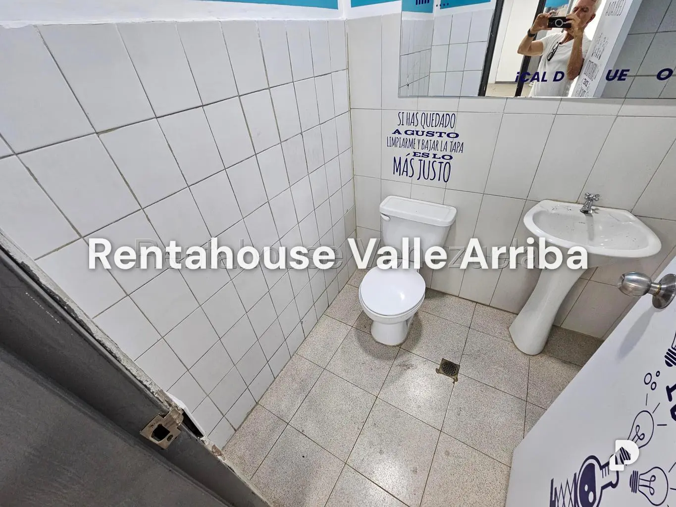 Local comercial en La Urbina, Caracas – 11