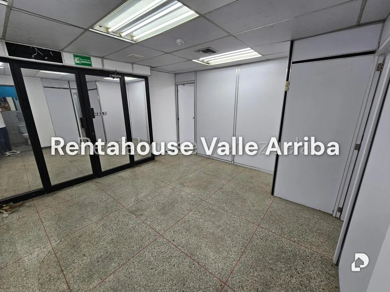 Local comercial en La Urbina, Caracas – 3