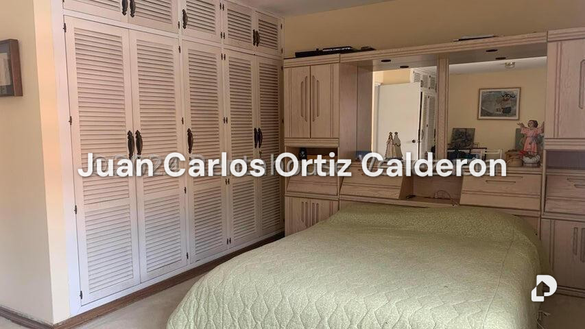 Casa en Cumbres de Curumo, Caracas – 23