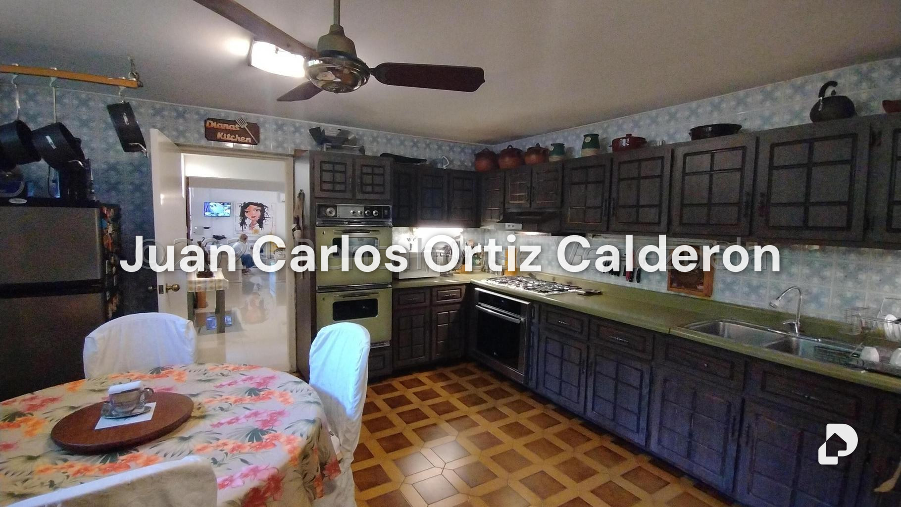 Casa en Cumbres de Curumo, Caracas – 12