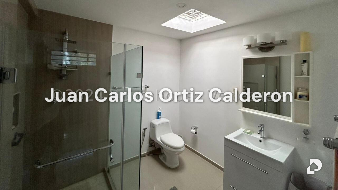 Casa en Cumbres de Curumo, Caracas – 25