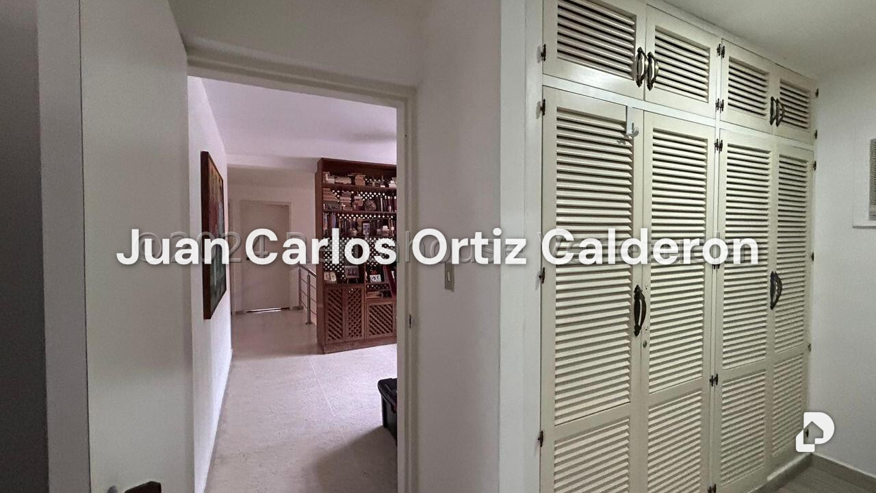 Casa en Cumbres de Curumo, Caracas – 22