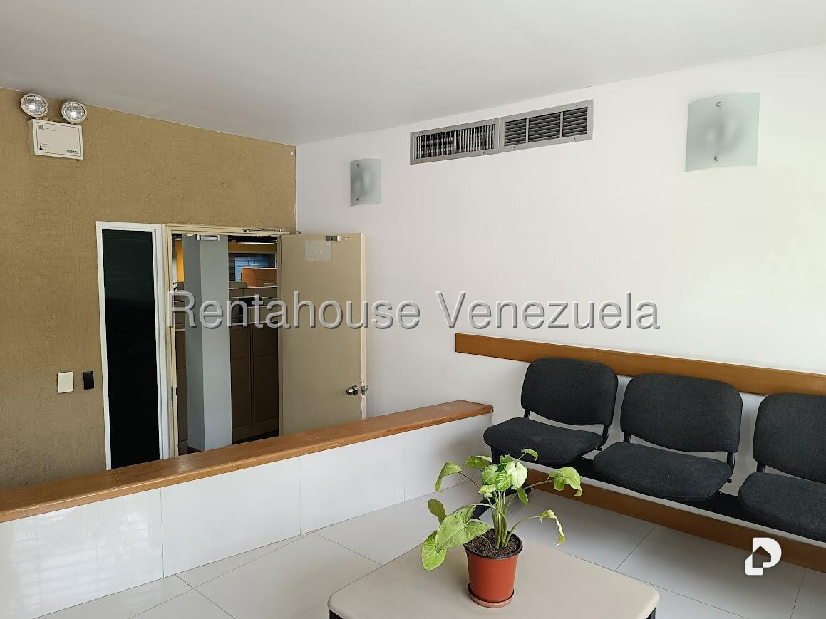 Oficina en La Castellana, Caracas – 13