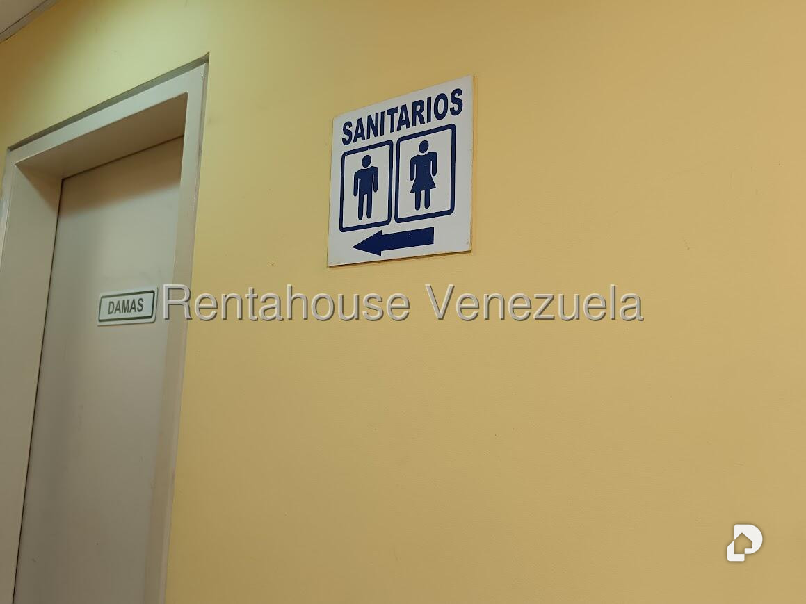 Oficina en La Castellana, Caracas – 12