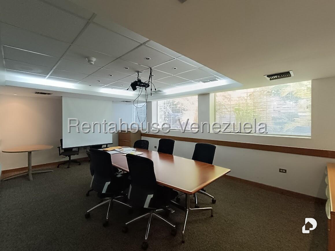 Oficina en La Castellana, Caracas – 7