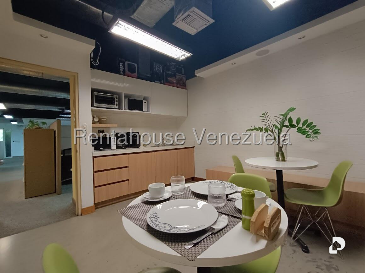 Oficina en La Castellana, Caracas – 9