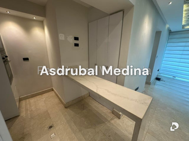 Apartamento en El Cigarral, Caracas – 11