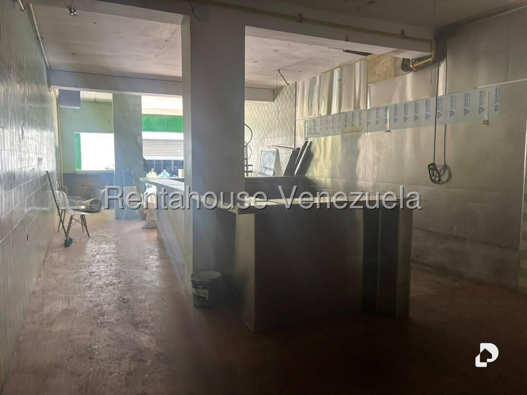 Local comercial en Parroquia La Candelaria, Caracas – 11