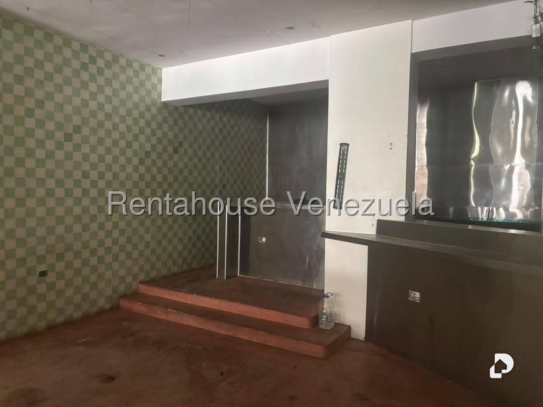Local comercial en Parroquia La Candelaria, Caracas – 2