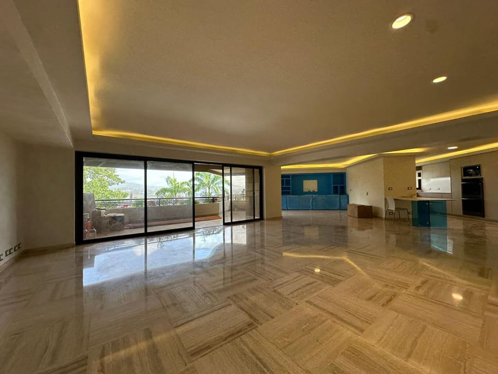 Apartamento en Altamira, Caracas - 1