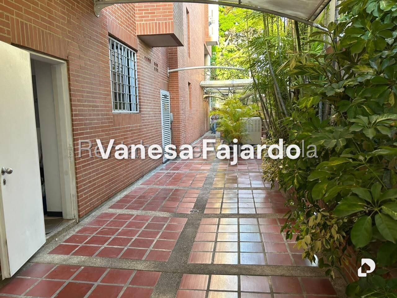 Apartamento en Altamira, Caracas – 13