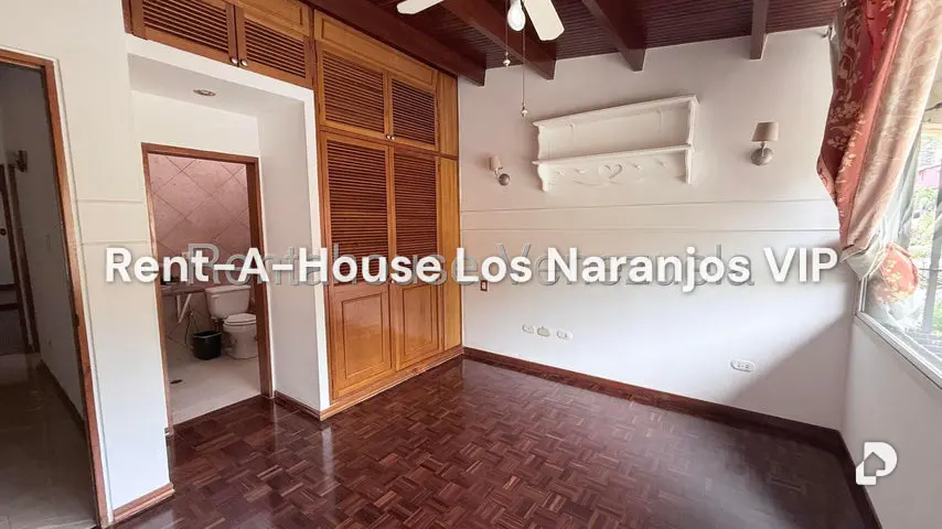 Casa en Santa Sofía, Caracas – 16