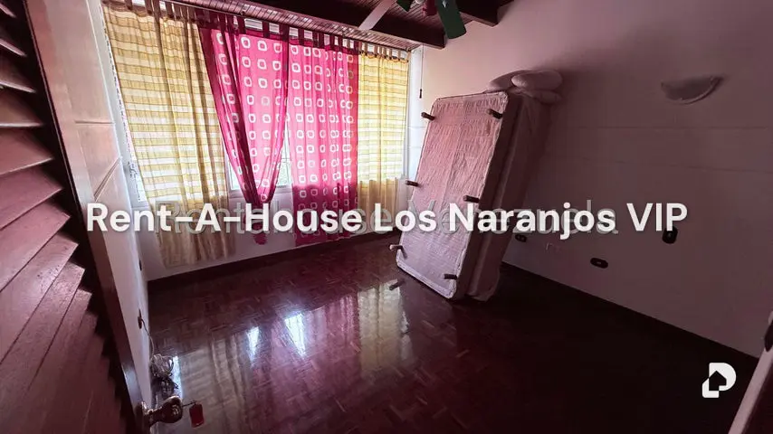 Casa en Santa Sofía, Caracas – 17