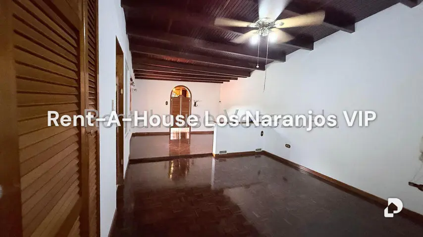 Casa en Santa Sofía, Caracas – 12