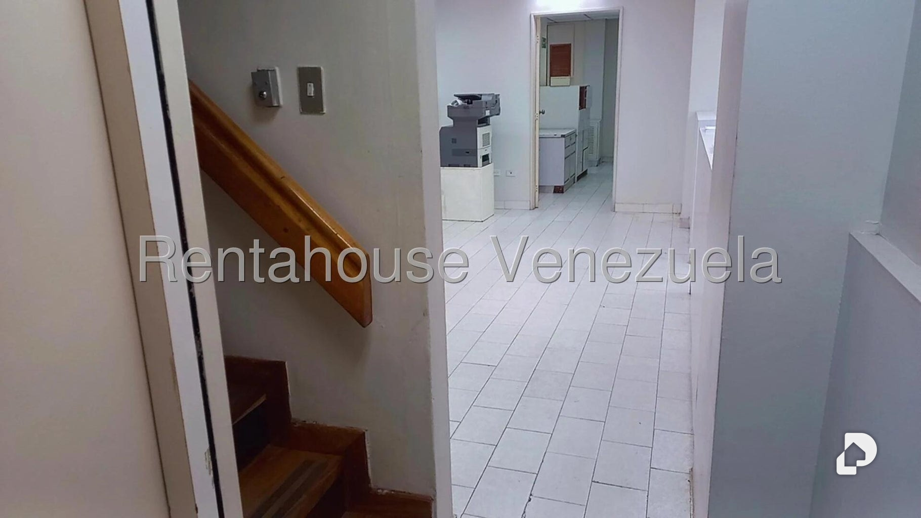 Local comercial en Parroquia La Candelaria, Caracas – 26