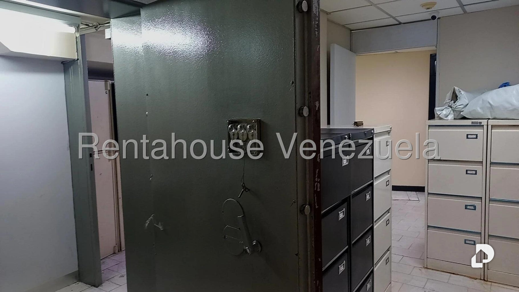 Local comercial en Parroquia La Candelaria, Caracas – 12