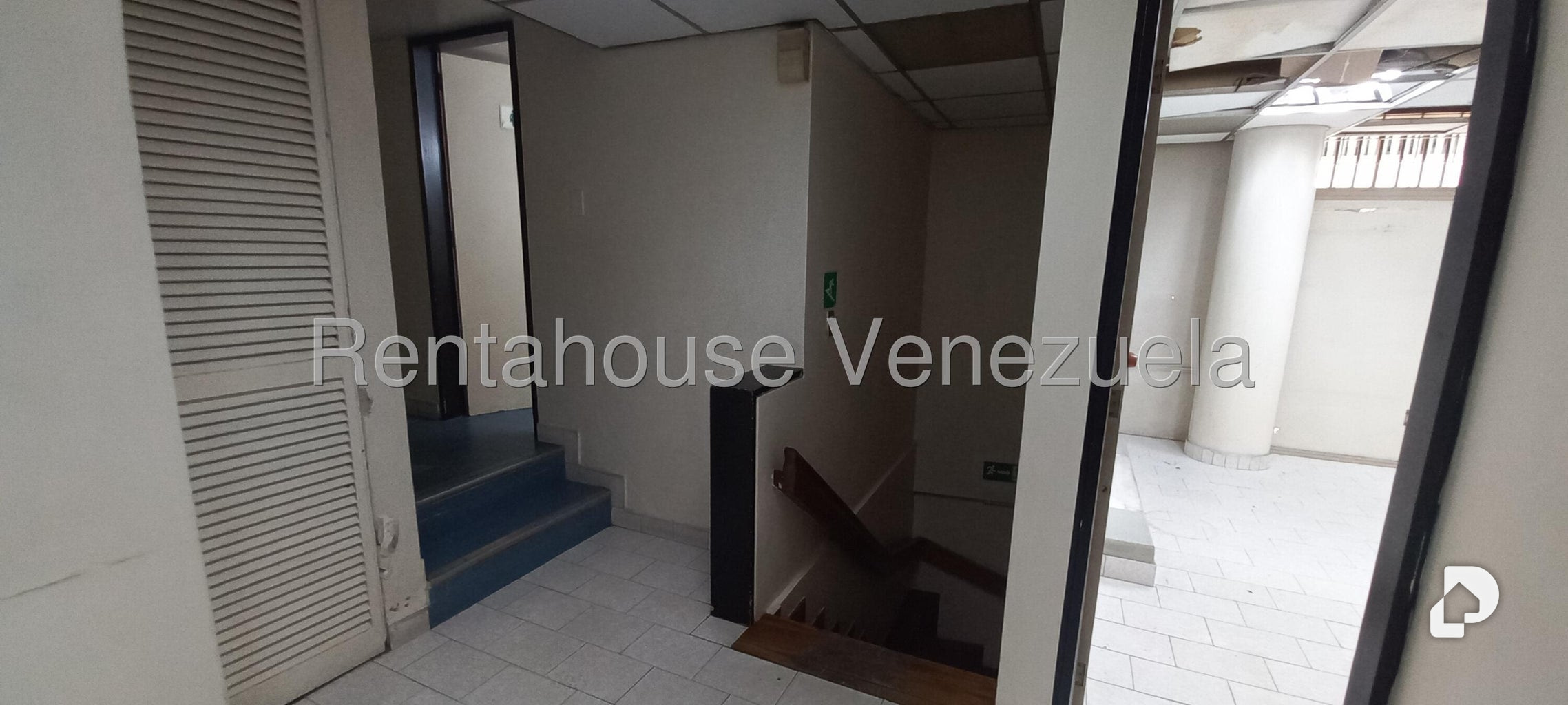 Local comercial en Parroquia La Candelaria, Caracas – 16