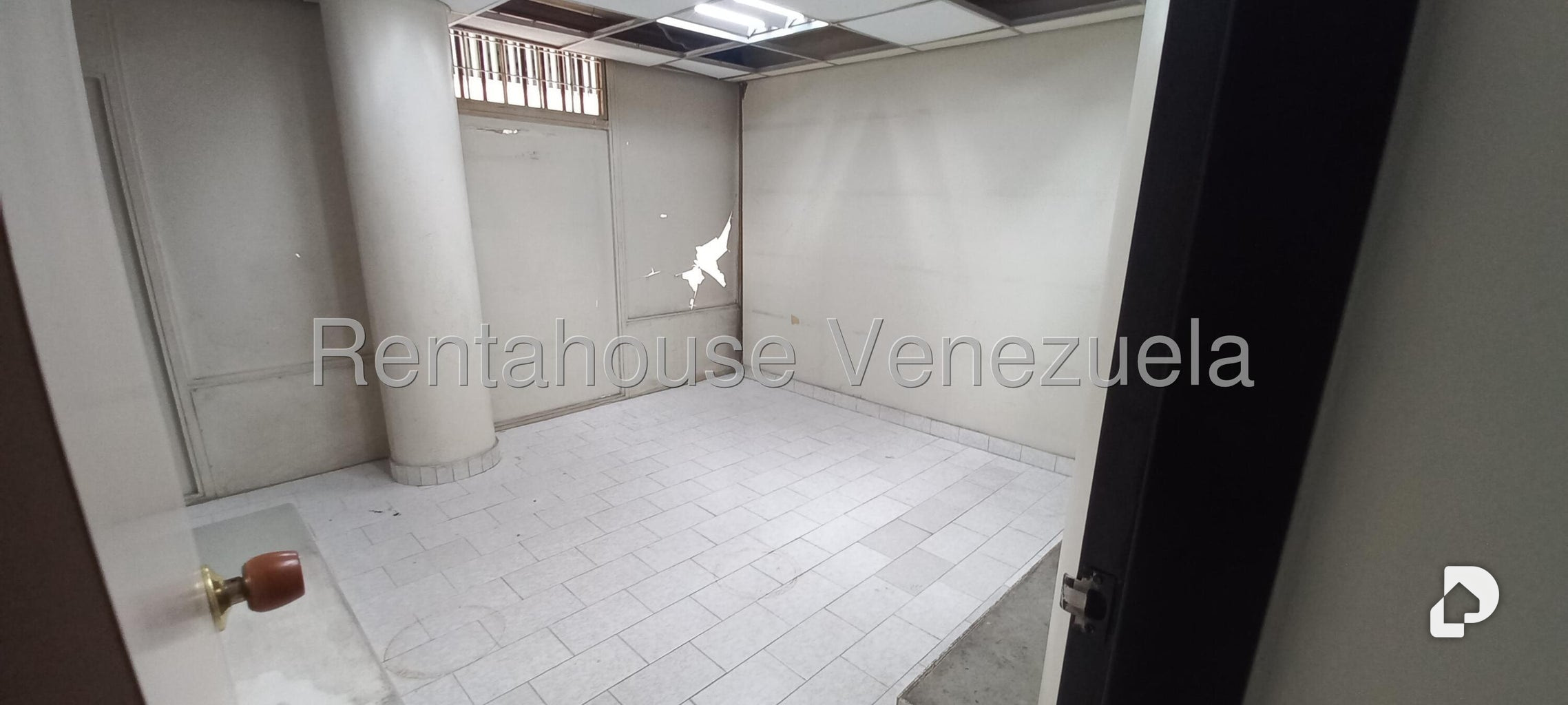 Local comercial en Parroquia La Candelaria, Caracas – 15