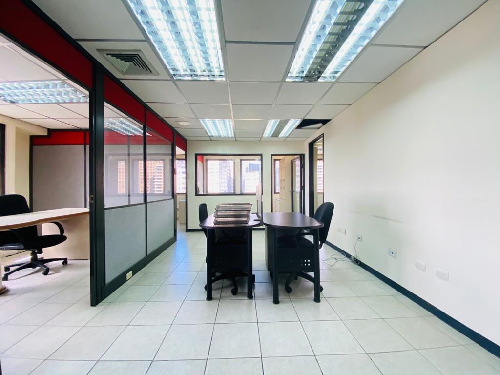 Oficina en Chacao, Caracas - 1
