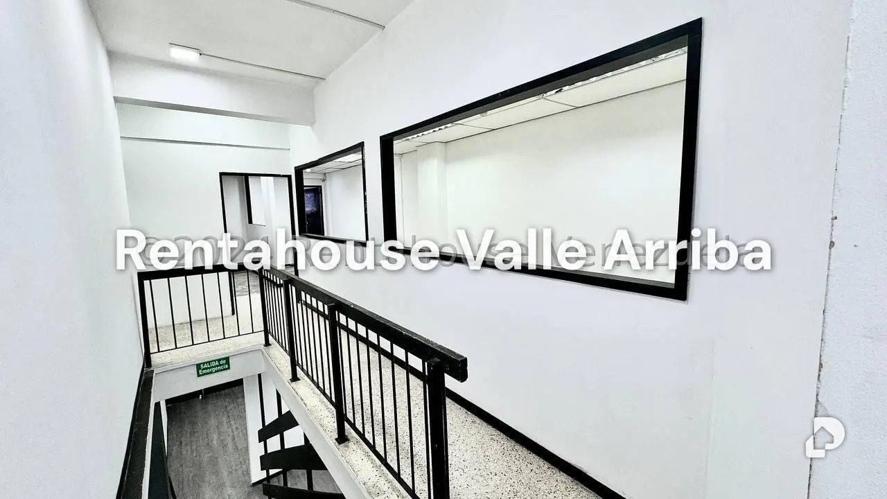 Local comercial en Bello Monte, Caracas – 24