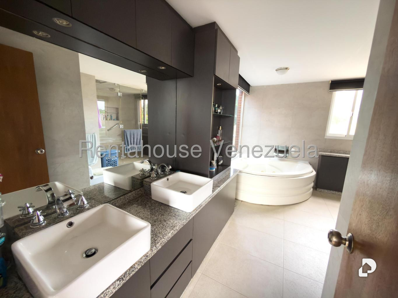 Apartamento en Oripoto, Caracas – 25