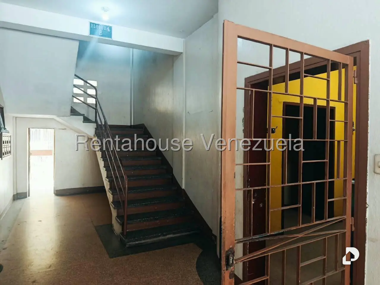 Apartamento en San Martín, Caracas – 2