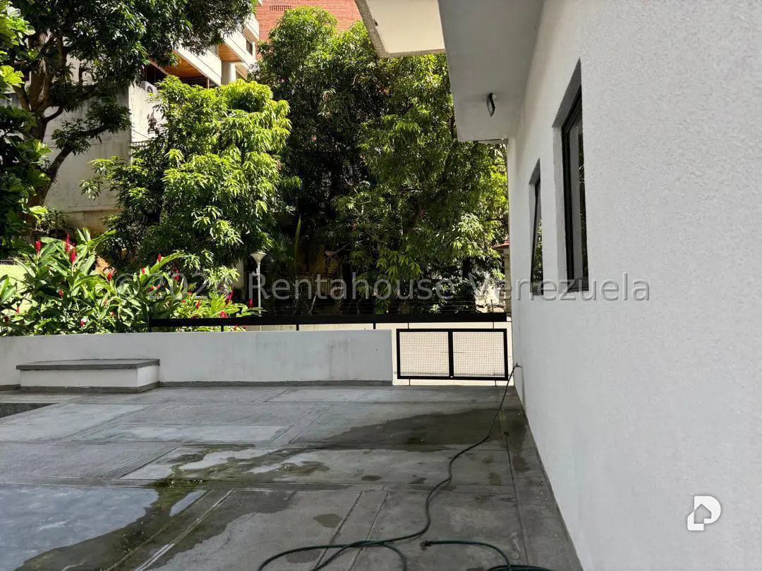 Apartamento en Las Mercedes, Caracas – 24