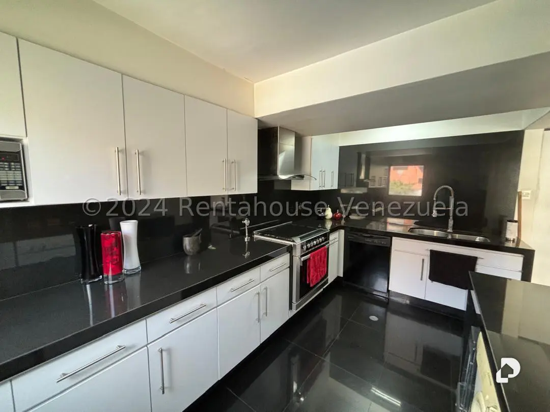 Apartamento en Las Mercedes, Caracas – 13