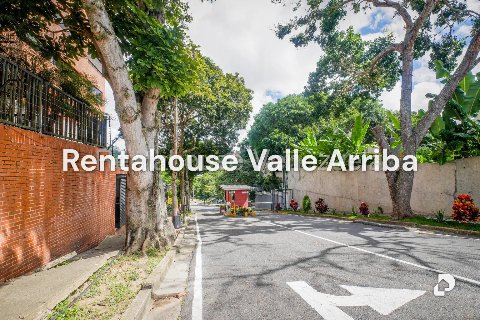 Land in La Tahona, Caracas – 3
