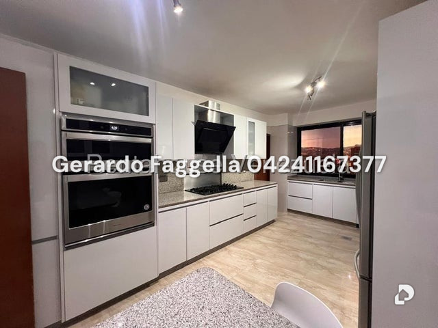 Apartment in Los Dos Caminos, Caracas – 22