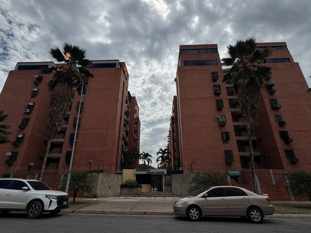 Apartamento en Urbanización Base Aragua, Maracay - 1