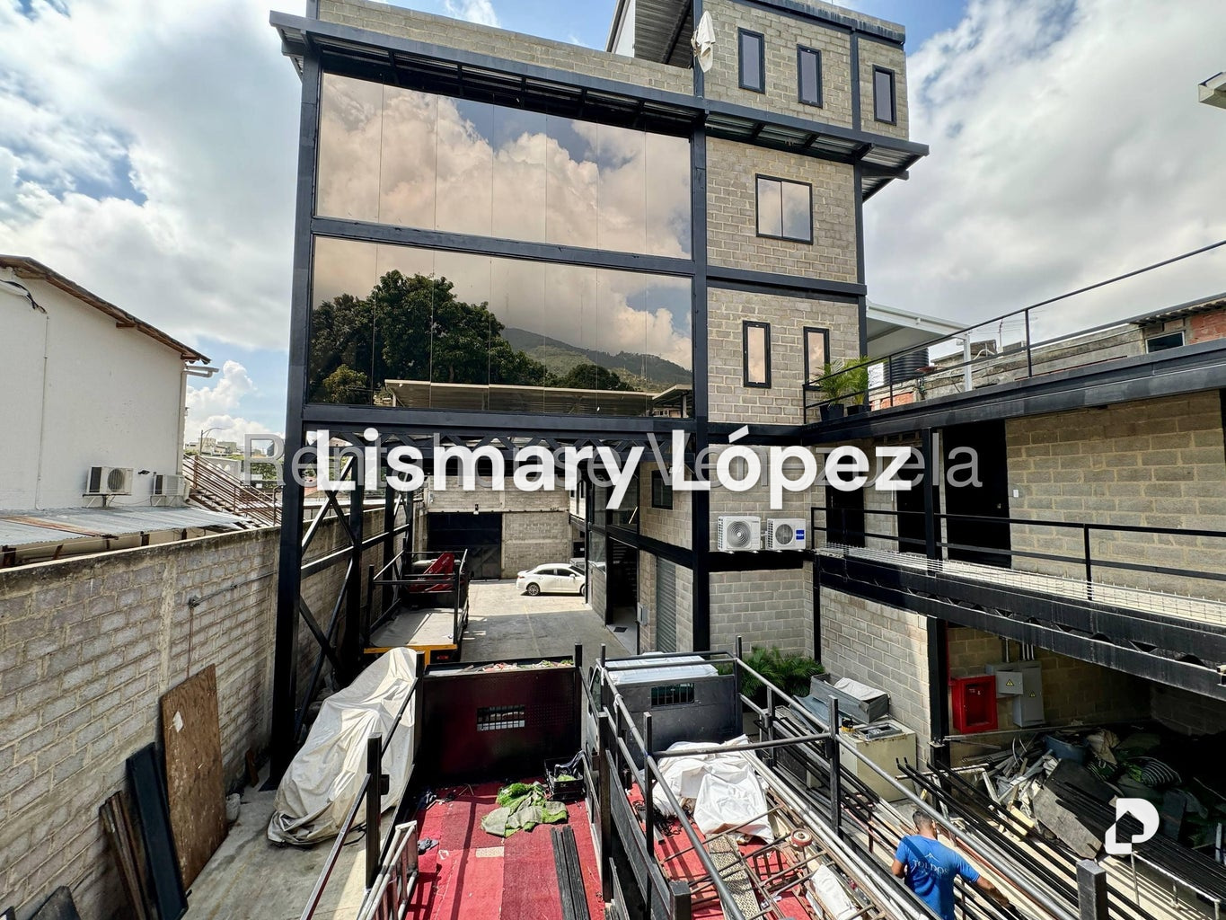 Local comercial en La Florida, Caracas – 19