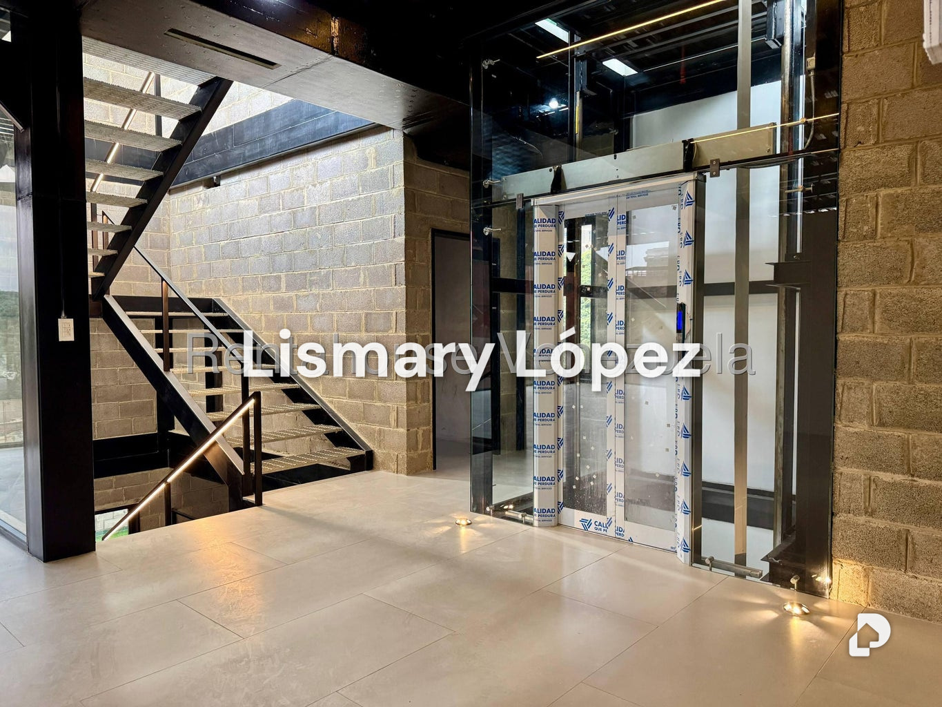 Local comercial en La Florida, Caracas – 27