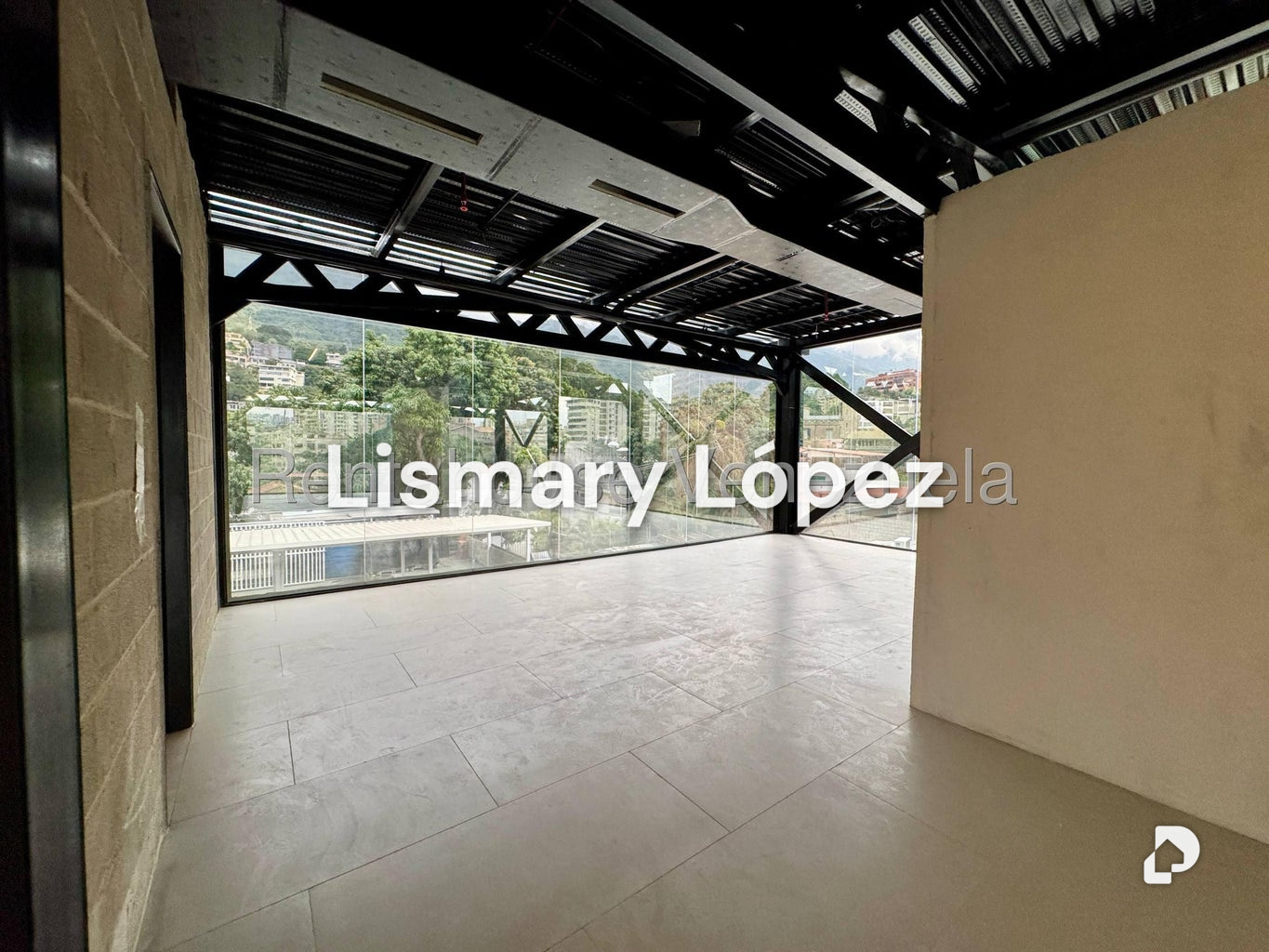 Local comercial en La Florida, Caracas – 26