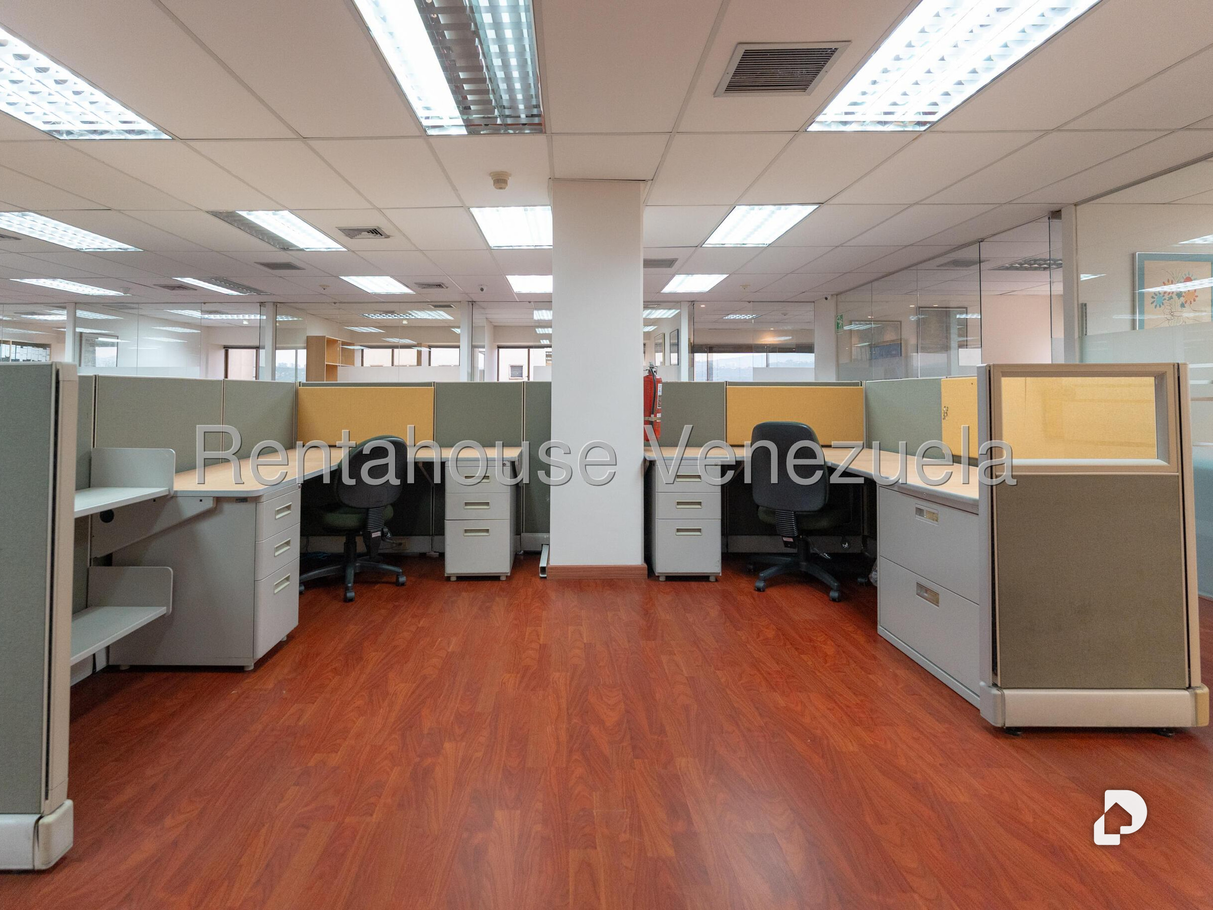 Oficina en Los Palos Grandes, Caracas – 21