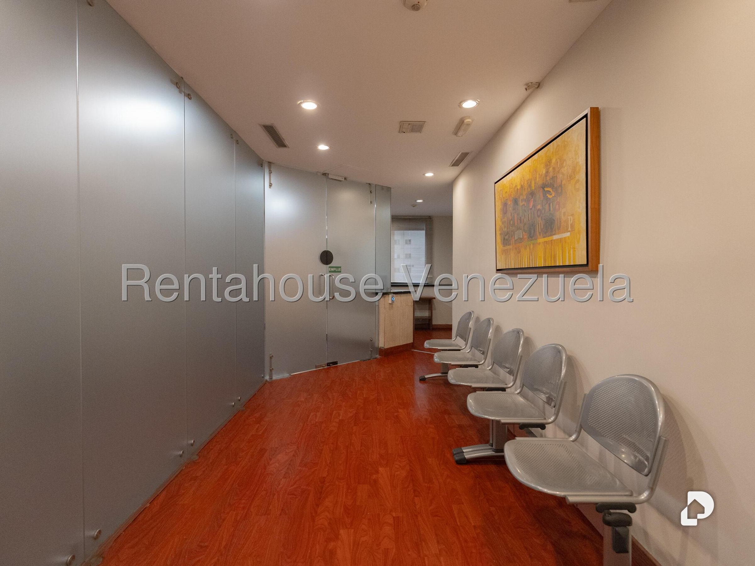 Oficina en Los Palos Grandes, Caracas – 7