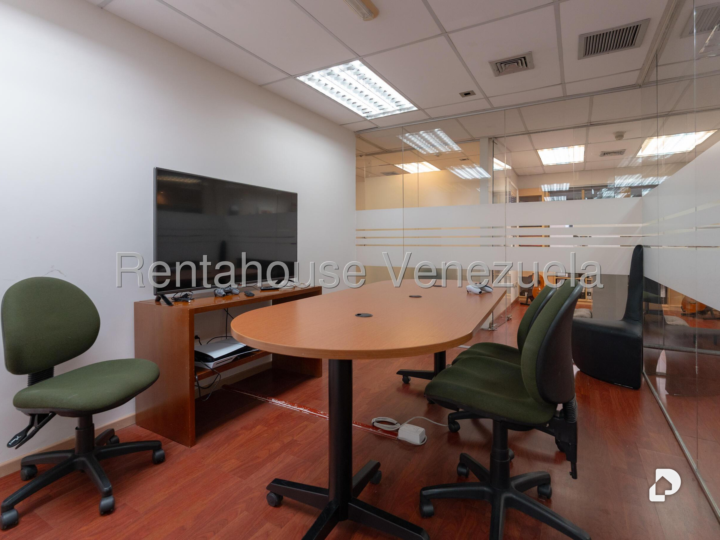 Oficina en Los Palos Grandes, Caracas – 30
