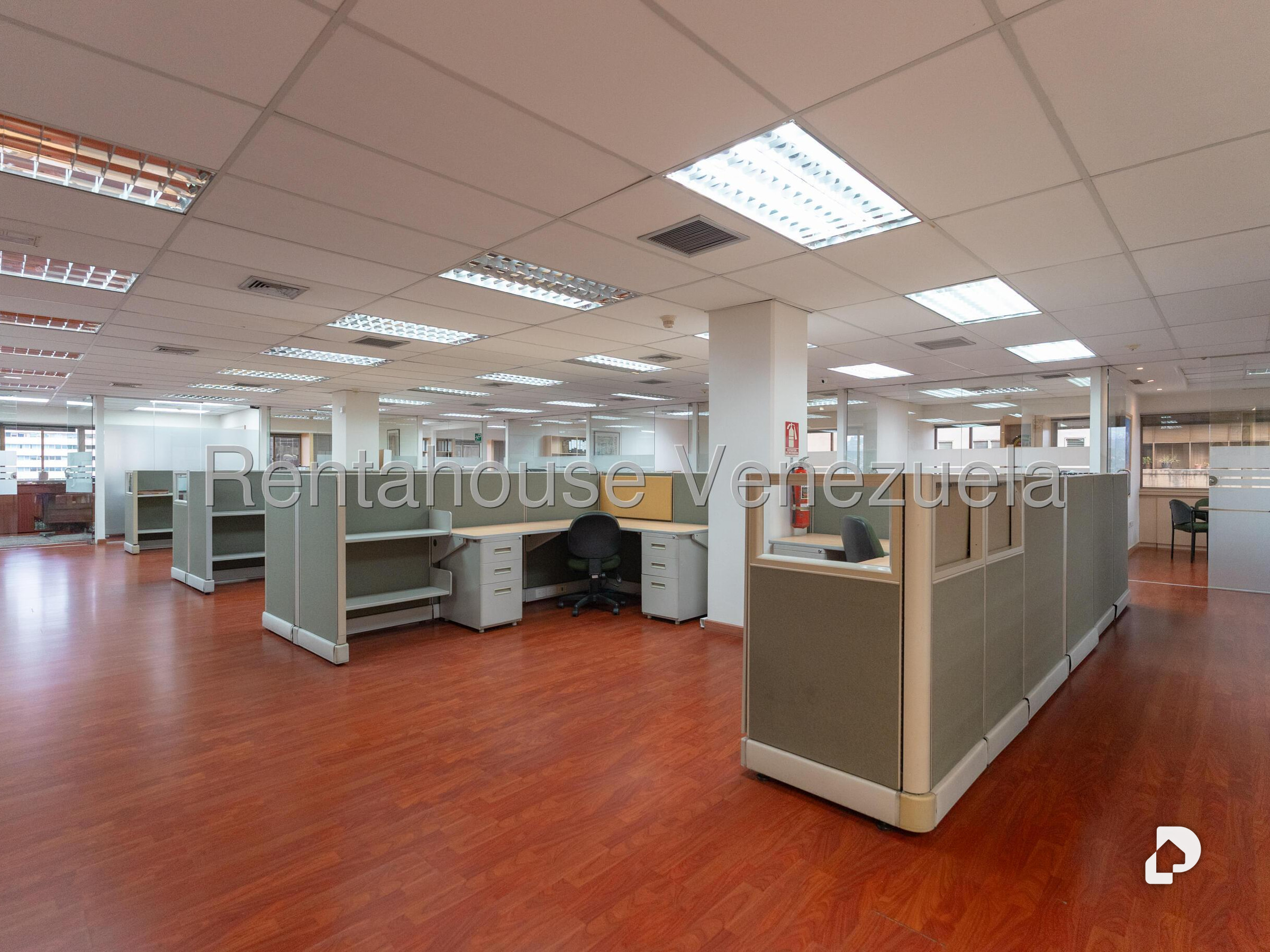 Oficina en Los Palos Grandes, Caracas – 20