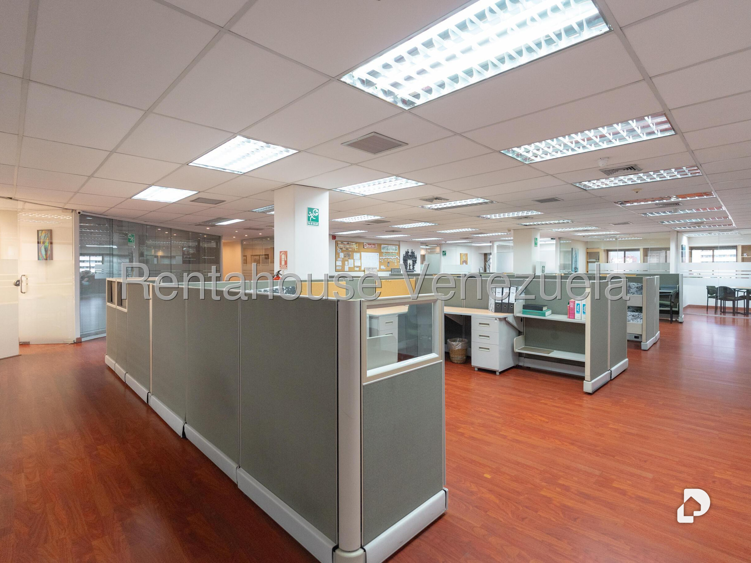 Oficina en Los Palos Grandes, Caracas – 22