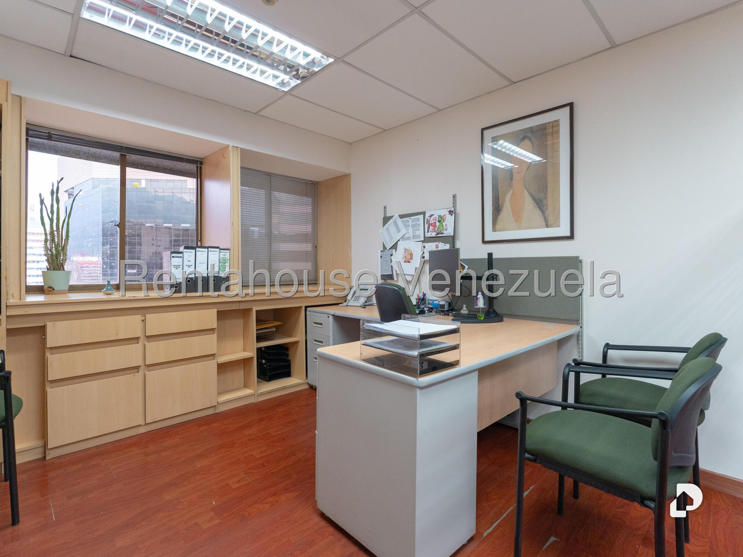 Oficina en Los Palos Grandes, Caracas – 18